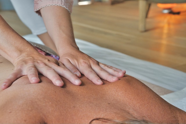 5 Signs Your Body May Benefit From Deep Tissue Massage